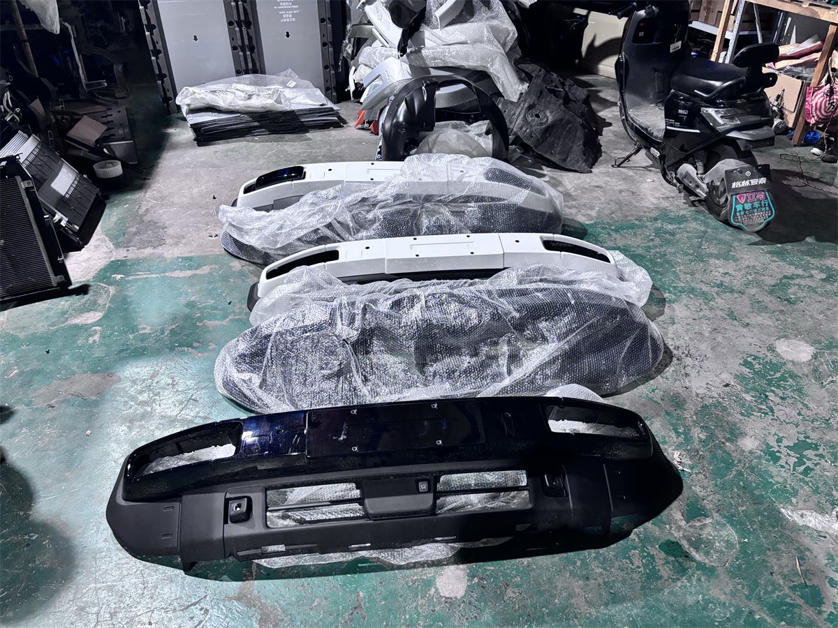 กันชนหน้าและหลังถอดแท้ iCAR V23 ในคลังสินค้า